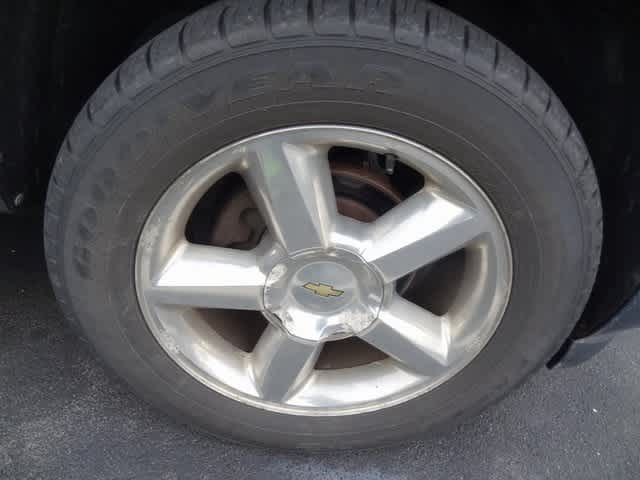 Thumbnail: 2012 Chevrolet Avalanche 1500 - 21