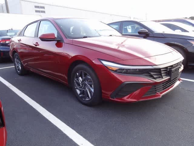 Thumbnail: 2024 Hyundai Elantra - 4