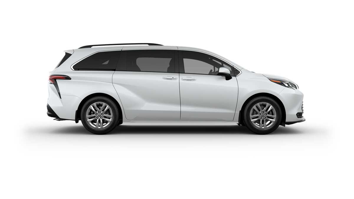 Thumbnail: 2025 Toyota Sienna - 12