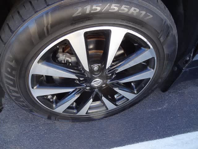 Thumbnail: 2018 Nissan Altima - 24