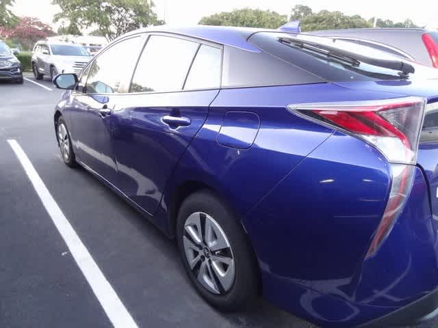 Thumbnail: 2017 Toyota Prius - 6
