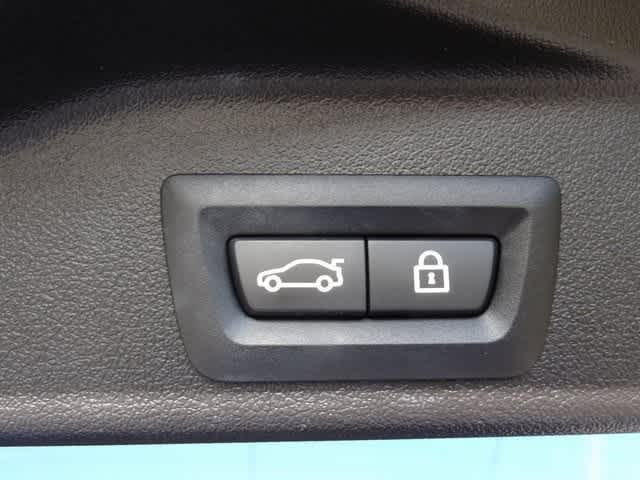 Thumbnail: 2021 BMW X5 - 11