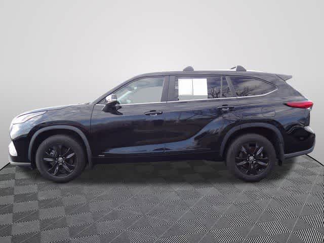Thumbnail: 2023 Toyota Highlander - 2