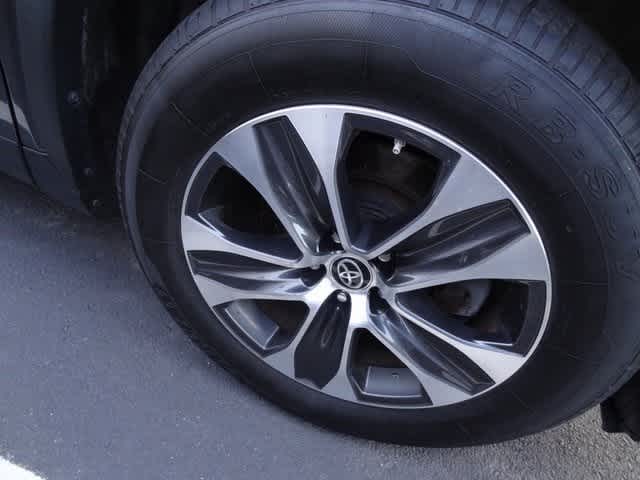 Thumbnail: 2023 Toyota Highlander - 12