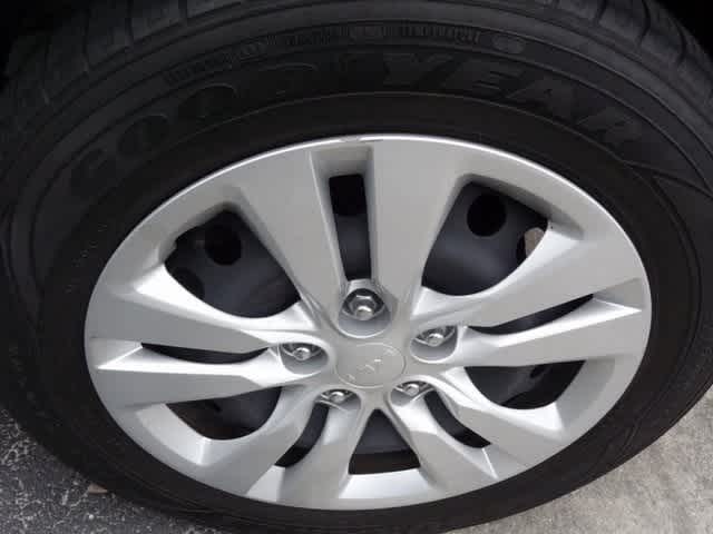 Thumbnail: 2023 Kia Soul - 24