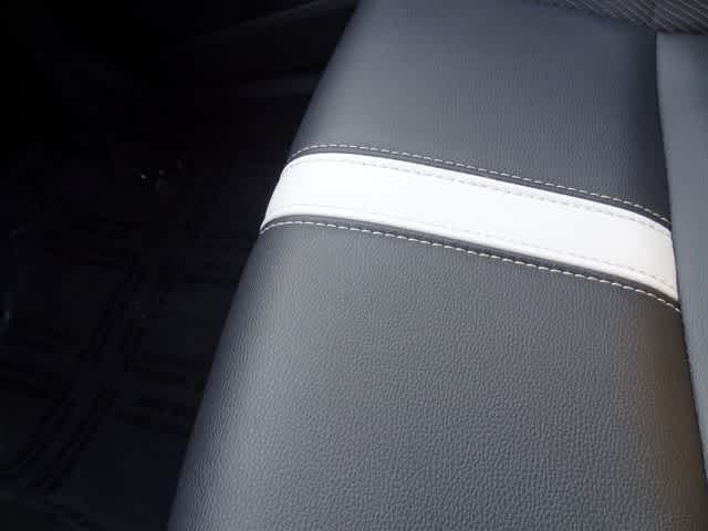 Thumbnail: 2025 Toyota Camry - 32