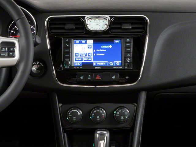 Thumbnail: 2013 Chrysler 200 - 8