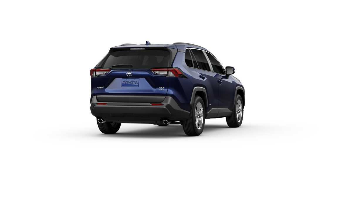 2025 Toyota RAV4 XLE 8
