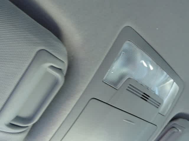 Thumbnail: 2012 Toyota Camry - 16