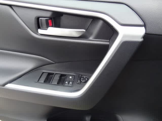 Thumbnail: 2021 Toyota RAV4 - 14