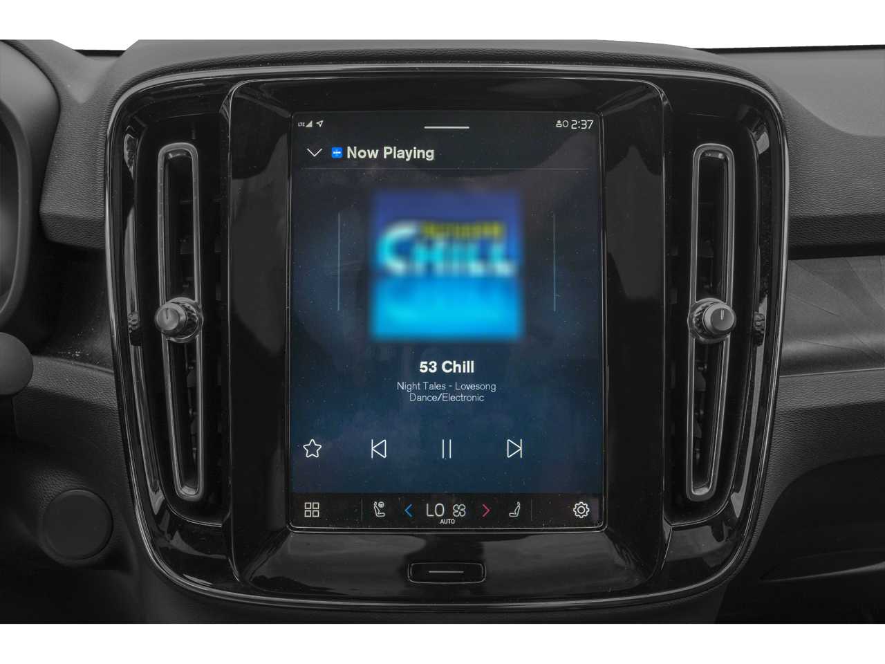 Thumbnail: 2023 Volvo C40 - 10