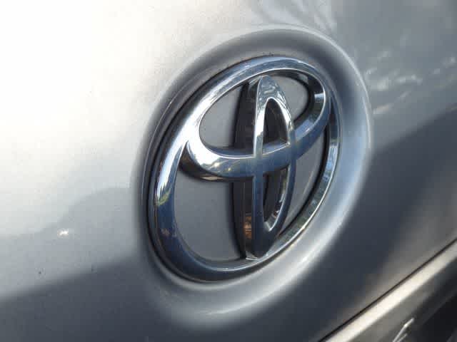 Thumbnail: 2012 Toyota Sienna - 17