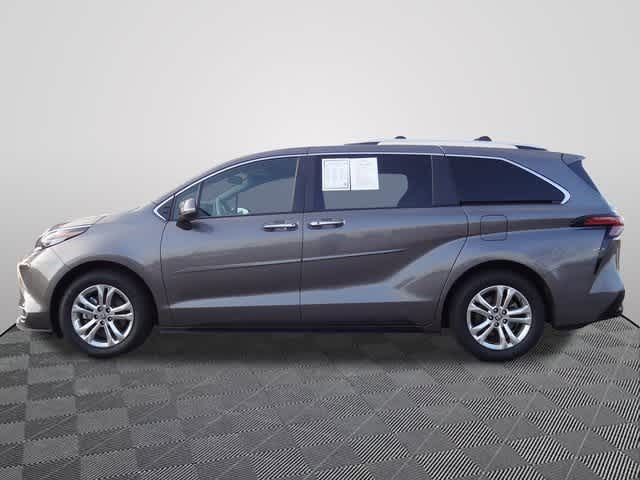Thumbnail: 2023 Toyota Sienna - 6