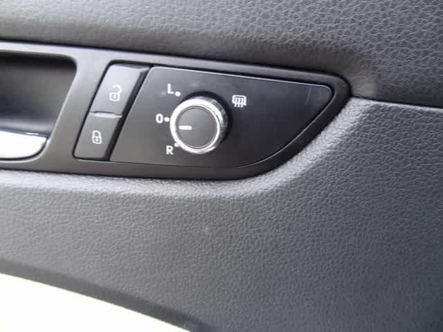 Thumbnail: 2014 Volkswagen Passat - 15