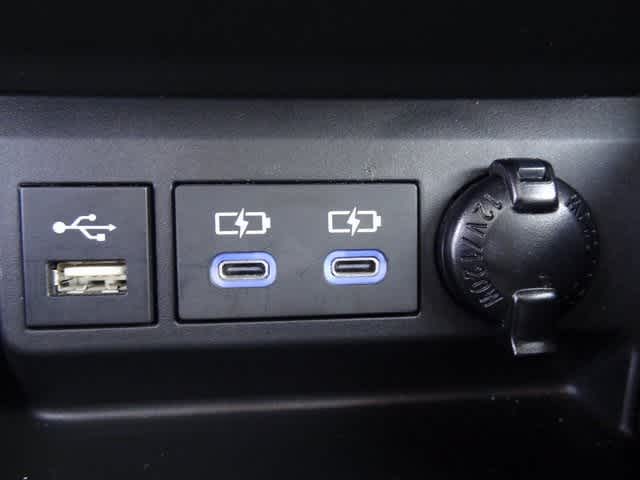 Thumbnail: 2022 Toyota Highlander - 42