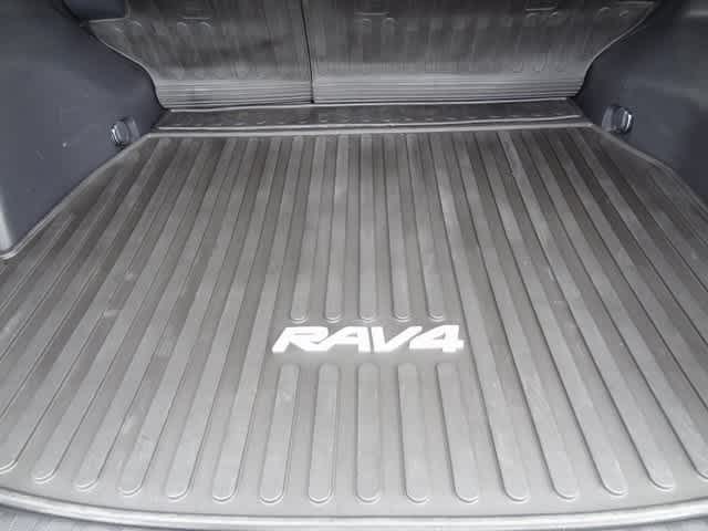 Thumbnail: 2021 Toyota RAV4 - 9