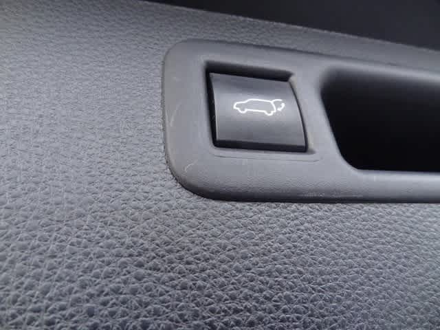 Thumbnail: 2023 Toyota Highlander - 26