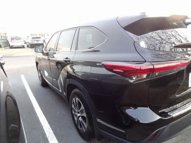 Thumbnail: 2023 Toyota Highlander - 5