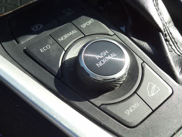 Thumbnail: 2021 Toyota RAV4 - 14