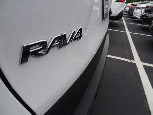 2024 Toyota RAV4 XLE 16