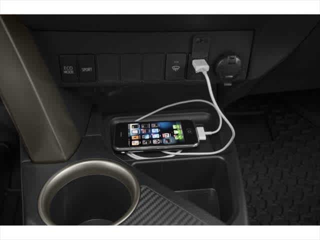 Thumbnail: 2015 Toyota RAV4 - 11