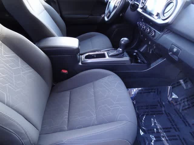 Thumbnail: 2017 Toyota Tacoma - 12