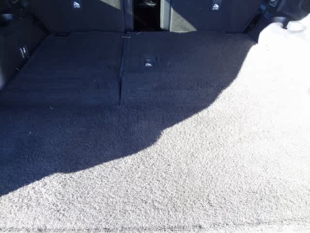 Thumbnail: 2023 Toyota Highlander - 21