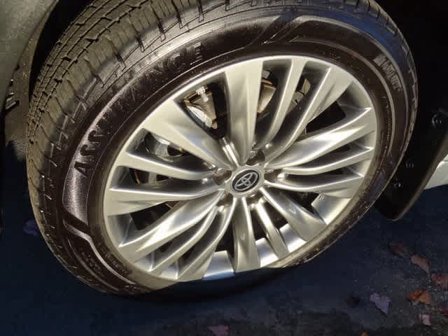 Thumbnail: 2022 Toyota Highlander - 13