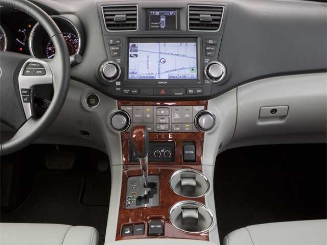 Thumbnail: 2013 Toyota Highlander - 8