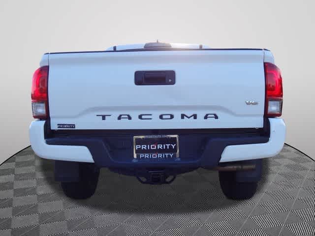 Thumbnail: 2017 Toyota Tacoma - 3