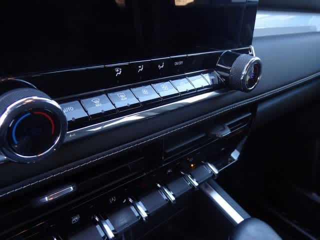 Thumbnail: 2024 Chevrolet Colorado - 11