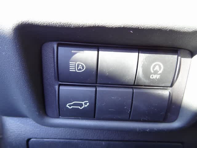 Thumbnail: 2023 Toyota Highlander - 9