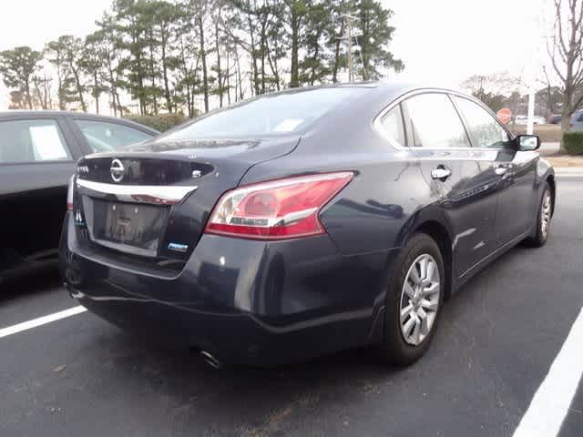 Thumbnail: 2013 Nissan Altima - 4