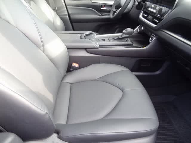 Thumbnail: 2025 Toyota Grand Highlander - 25