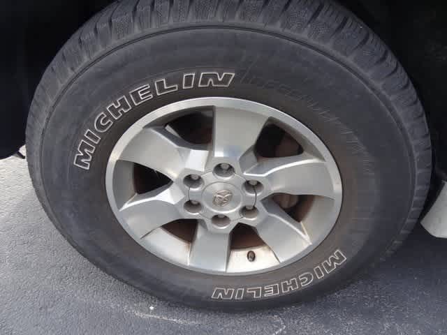 Thumbnail: 2013 Toyota 4Runner - 25