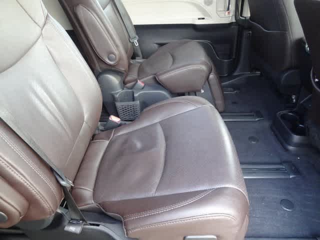 Thumbnail: 2023 Toyota Sienna - 22