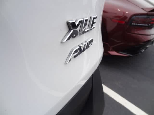 2024 Toyota RAV4 XLE 17