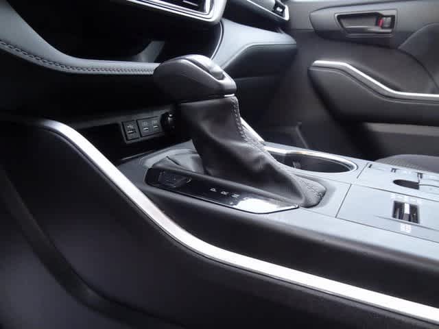 Thumbnail: 2023 Toyota Highlander - 13