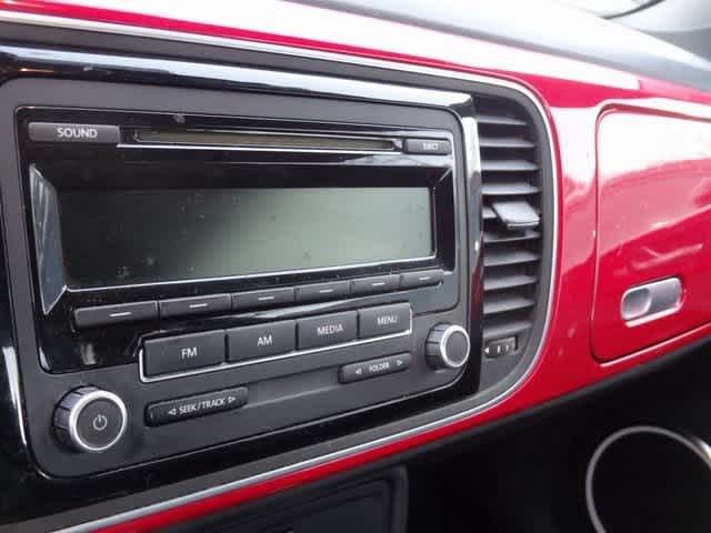 Thumbnail: 2012 Volkswagen Beetle - 11