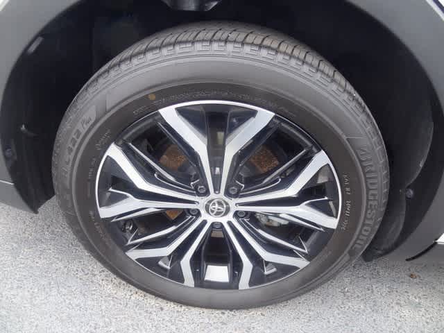 Thumbnail: 2025 Toyota Crown - 13