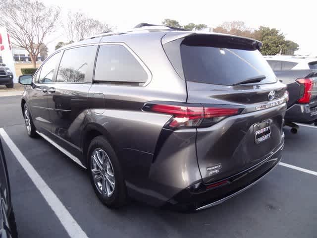 Thumbnail: 2023 Toyota Sienna - 6