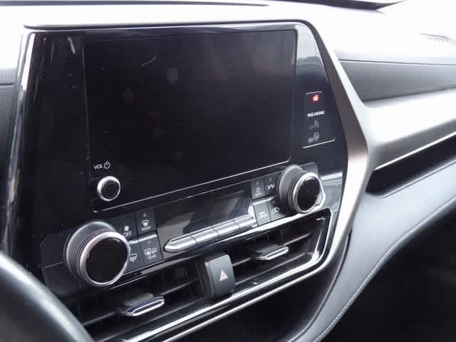 Thumbnail: 2023 Toyota Highlander - 9