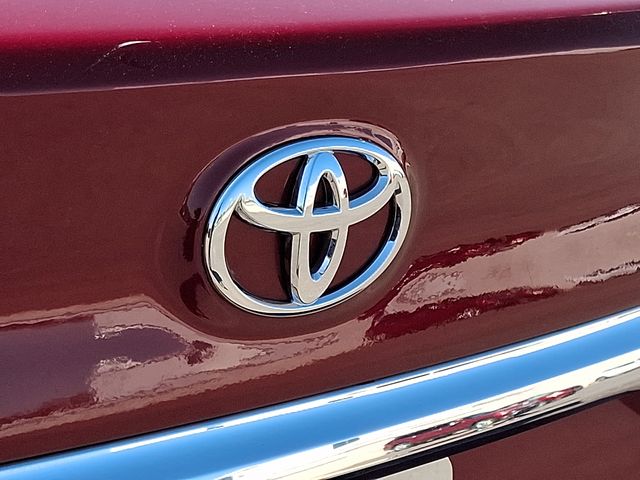 Thumbnail: 2015 Toyota Camry - 31