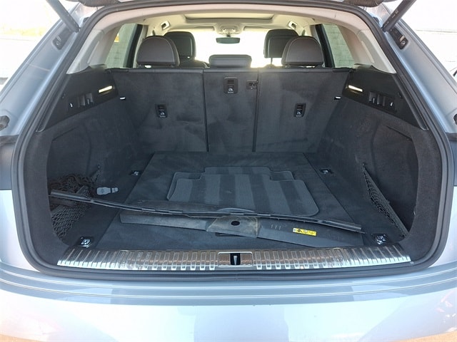 Thumbnail: 2022 Audi e-tron - 32