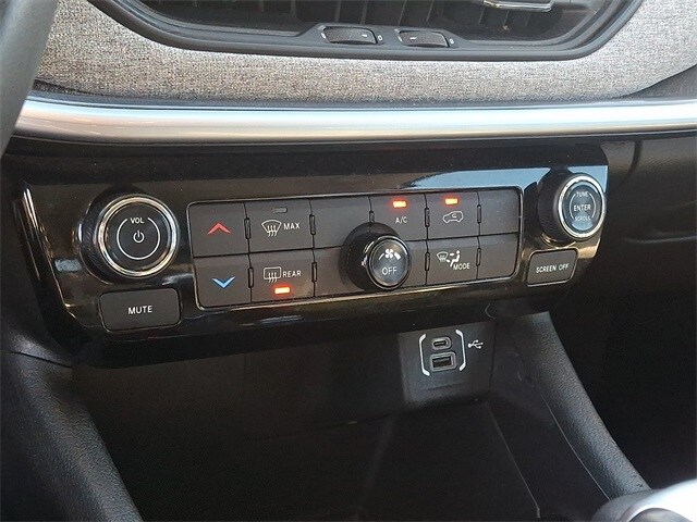 Thumbnail: 2022 Jeep Compass - 14