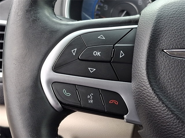 Thumbnail: 2015 Chrysler 200 - 20