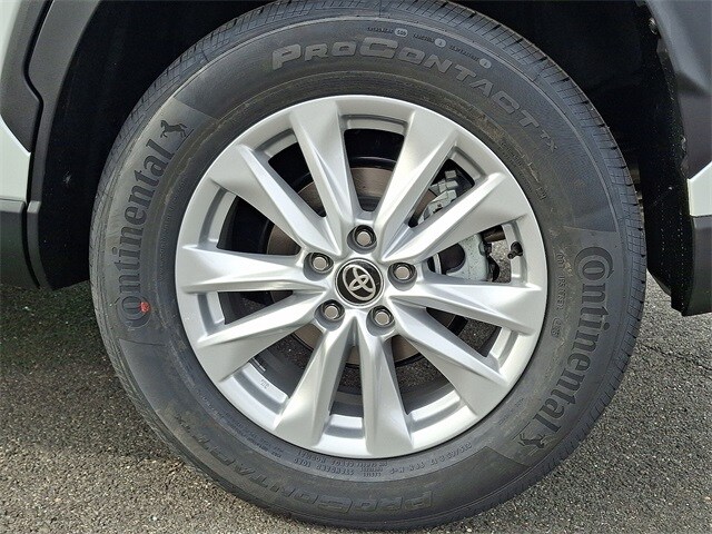 Thumbnail: 2026 Toyota Corolla Cross - 8