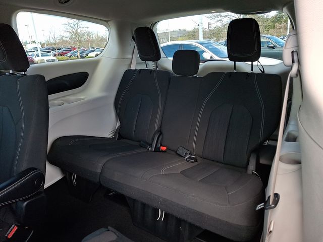 Thumbnail: 2023 Chrysler Voyager - 10