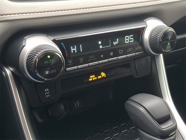 Thumbnail: 2025 Toyota RAV4 - 15