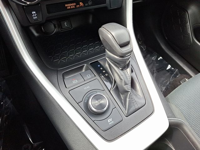 Thumbnail: 2022 Toyota RAV4 - 14